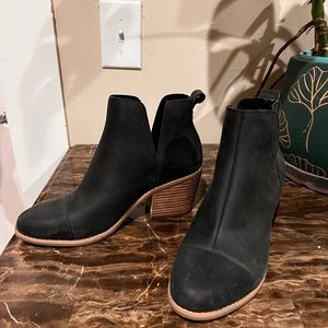 Tom’s booties 8.5 w